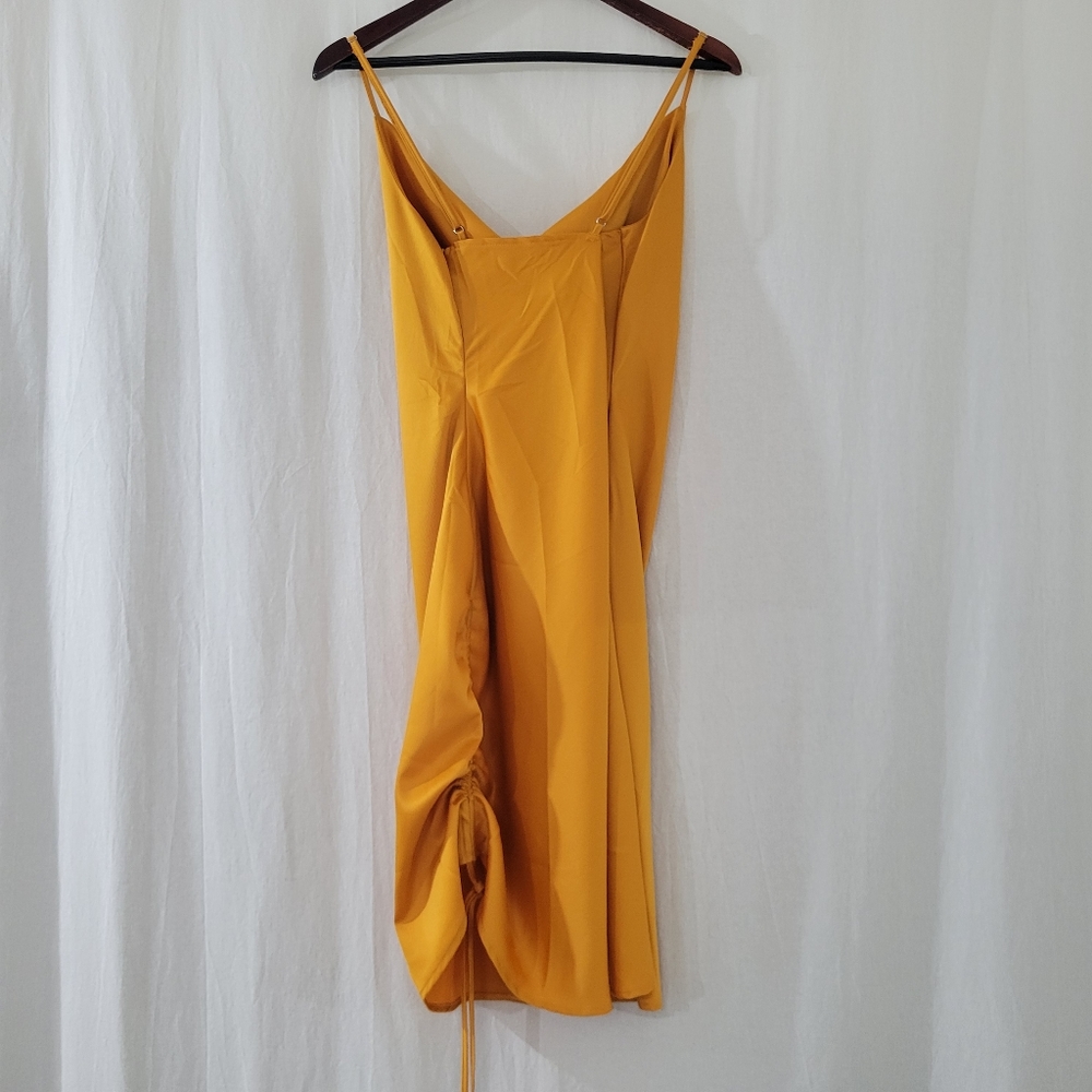 Nasty Gal Cowl Neck Mini Dress with Ruched Sides in Yellow Gold Women’s Size 14 - Picture 6 of 9